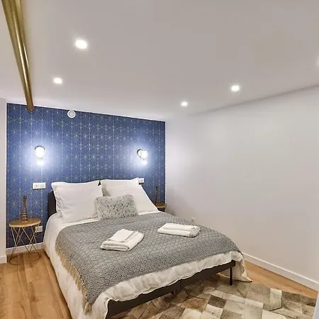 Apartment Newly Renovated ! Stunning 2br In The Heart Of 15
