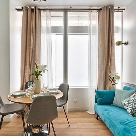 Newly Renovated ! Stunning 2br In The Heart Of 15 Apartment *